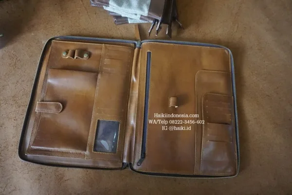 Souvenir Binder Kulit